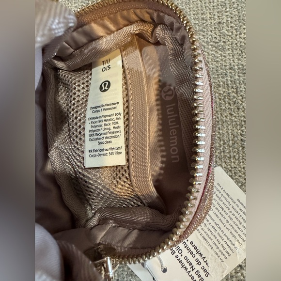 NWT. Lululemon Pink Gold Glitter Everywhere Belt Bag Wallet - Picture 5 of 5
